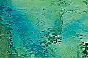 Wasserglas blaßgrün u. aquablau marm. - ( S-423-1W )